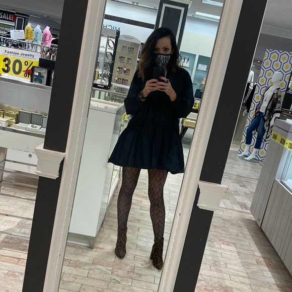 Meet your Posher, Kelli - Picture 2 of 3